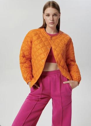 Стьобана куртка демі розмір xs -34 euro, модель оверсайз