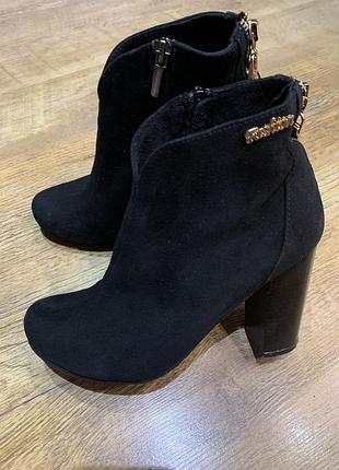 Ботинки з натуральної замші