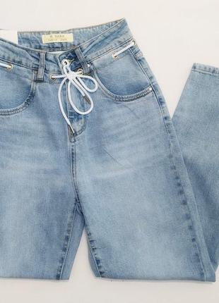 Светлые джинсы mom-jeans1 фото