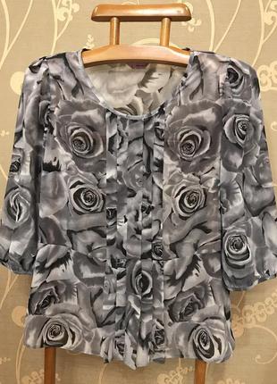 Очень красивая и стильная брендовая блузка в розах.