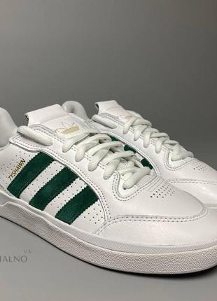 Оригинальн! лимитированные кроссовки adidas tyshawn low green gold2 фото