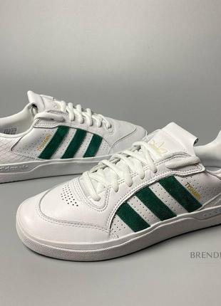 Оригинальн! лимитированные кроссовки adidas tyshawn low green gold1 фото