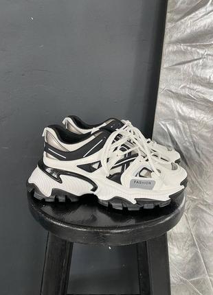 💙💛топовые кроссовки