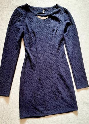 Платье с длинным рукавом