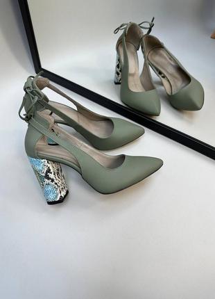 Эксклюзивные туфли лодочки из натуральной итальянской кожи рептилия голубые2 фото