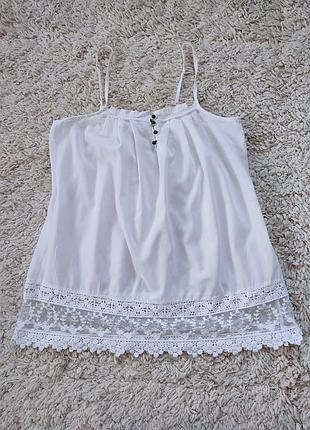 Біла натуральна бавовняна батистова майка блузка з мереживом vero moda