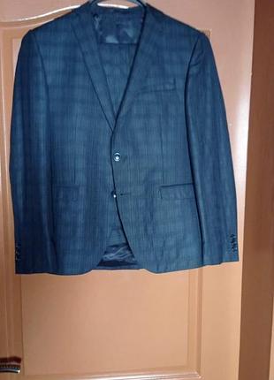 Чоловічий костюм gaudi