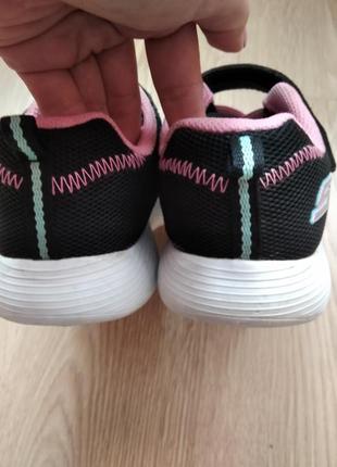 Кросівки фірмові skechers
