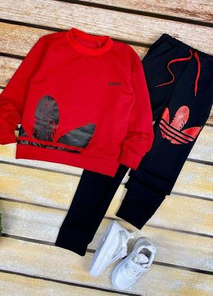 Нереально крутий спортивний костюм.