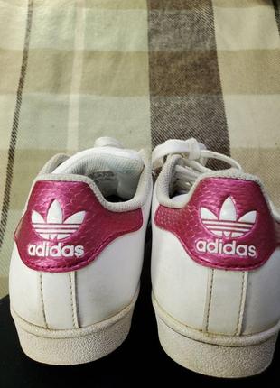 Adidas белые кроссовки с розовыми вставками глиттер кожаные mcqueen5 фото
