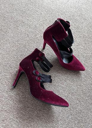 Туфлі бордо