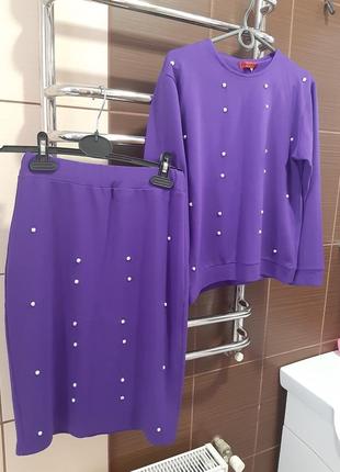 Очень красивый костюм 42-44р в красивом состоянии