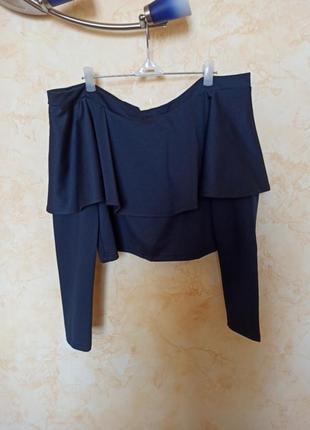 Укороченная кофта большого размера с воланом