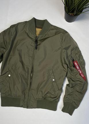 Бомбер от alpha industries3 фото