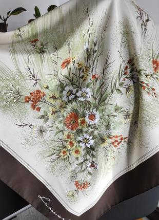 Нежный легкий брендовый платок leonardi-италия в бежевых тонах с цветами6 фото