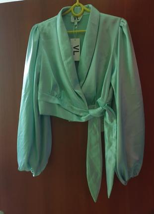 Блузка мятного цвета укороченная, очень экстравагантная. фирмы vl by virgos lounge4 фото