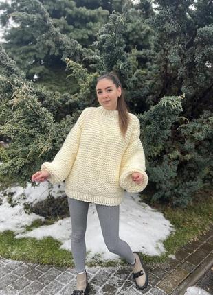 Жіночий в‘язаний об‘ємний светр оверсайз крупною ниткою 🤍4 фото