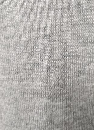Серенький тоненький мужской свитерок на весну .3 фото