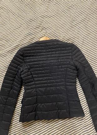 Женская куртка  sisley в размере хс , состояние новой куртки5 фото