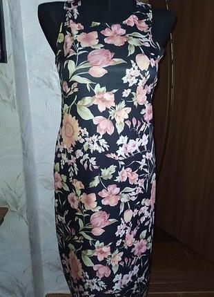 Платье в крупные цветы черное 46