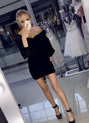 Дуже гарна міні сукня зі збіркою чорного кольору гетсбі