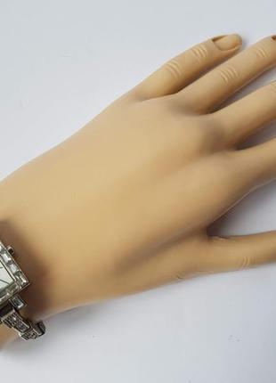 Часы, инкрустированные камушками, кварц, механизм miyota, япония.