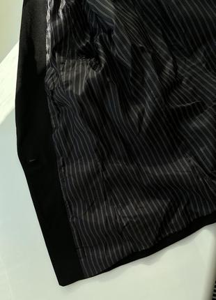 Черный приталенный пиджак бренда h&amp;m5 фото