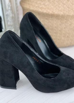 Чорні замшеві туфлі на товстому каблуку із еко-замші, 36-41р