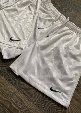 Оригінальні шорти nike dri fit7 фото