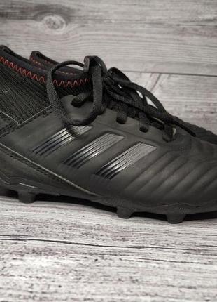 Шиповані буци adidas predator