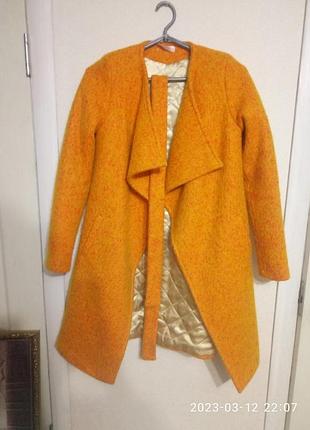 Пальто жіноче