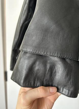 Черная кожаная куртка10 фото