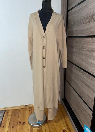 Трикотажний бежевий брючний костюм брюки кюлоти