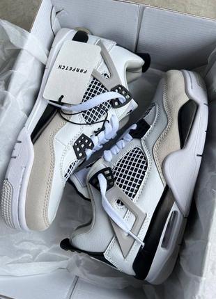 Крутые женские унисекс кроссовки our Air Jordan page 4 military premium бежевые с молочным3 фото