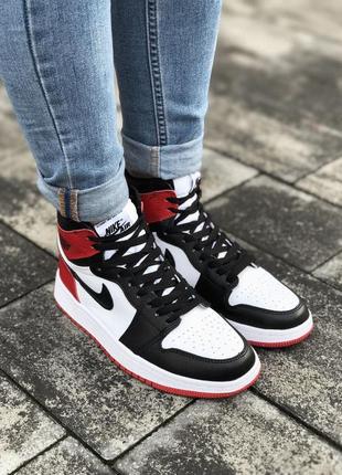 Кроссовки nike air jordan 1 женские кожаные2 фото