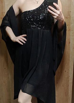 Чёрное ассиметричное платье на одно плечо с пайетками. vero moda