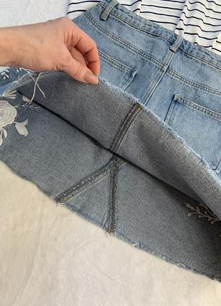 Стильная джинсовая юбка с вышивкой джинс denim co2 фото
