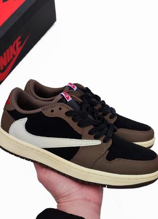 Стильные мужские кроссовки nike air jordan 1 low brown travis scott коричневые с коричневым язычком и красными надписями или розовыми 🔥4 фото