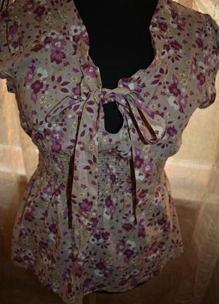 Блузка в цветочек, резинка-корсет, декольте2 фото