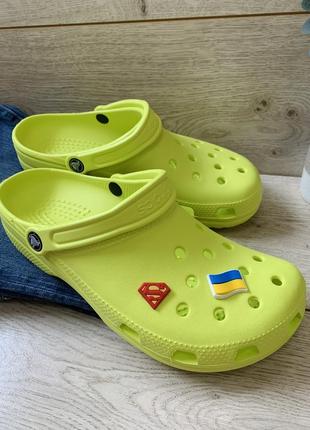 Стильные кроксы crocs classic 10001-738