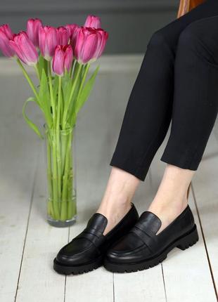 Стильні лофери,туфлі без шнурків на плоскій підошві чорні шкіряні жіночі демі,демісезонні осінні,весняні,літні (на осінь,весна,літо 2023-2024)5 фото