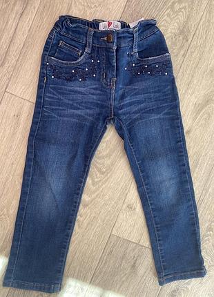Стильні джинси з вишивкою і стразами 4-5 років