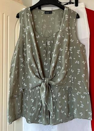 Стильная блуза в бабочки