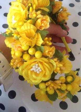 Віночок на голову ручної роботи з жовтих квітів8 фото