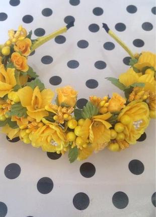Віночок на голову ручної роботи з жовтих квітів9 фото