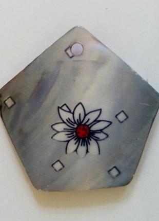 Підвіска перламутрова з мушлі з нанесенням малюнка3 фото