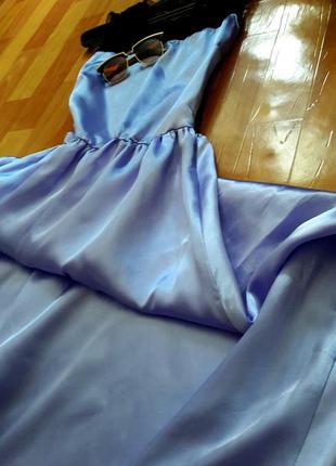 Красива лавандова сукня максі з мереживом7 фото