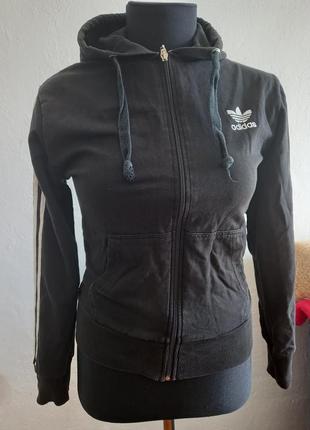 Олимпийка adidas.