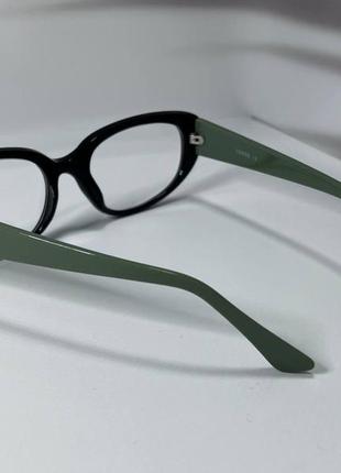 Коригуючі окуляри для зору жіночі овали в пластиковій оправі2 фото
