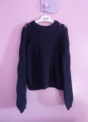 Свитер с широким рукавом